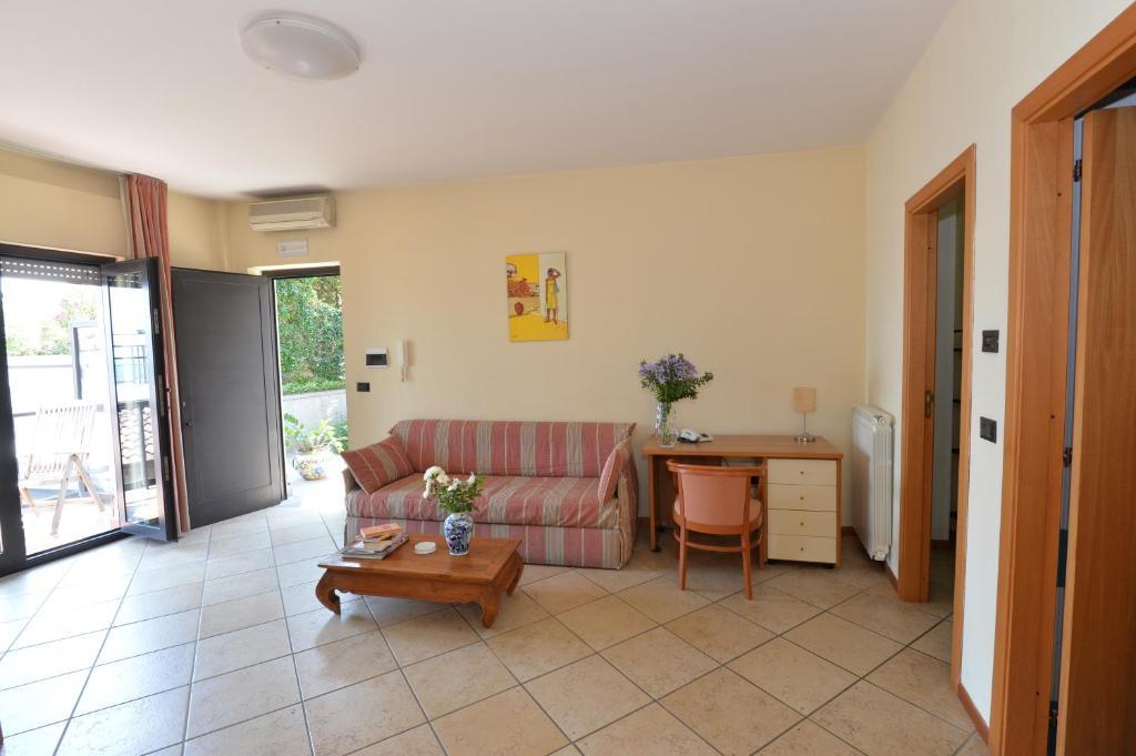 Miramare Residence Pozzuoli Room photo
